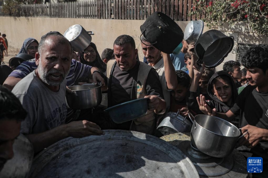 加沙：领取救济食物