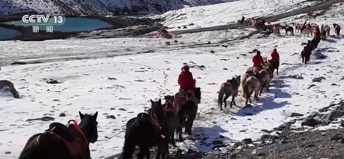 “冷”资源变身“热”经济 “滑雪+”激活冬日旅游市场新活力 “冷”资源变身“热”经济 “滑雪+”激活冬日旅游市场新活力