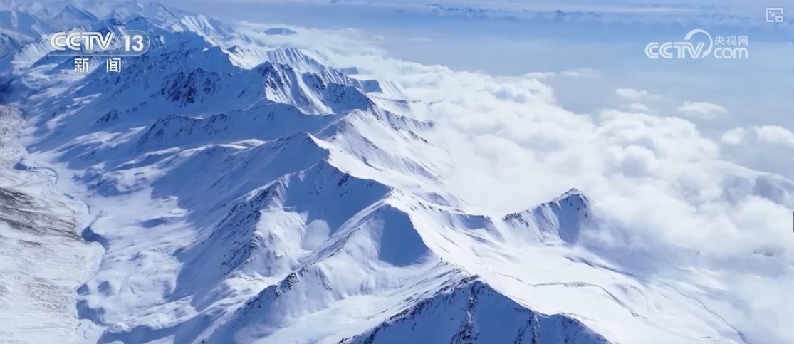 “冷”资源变身“热”经济 “滑雪+”激活冬日旅游市场新活力 “冷”资源变身“热”经济 “滑雪+”激活冬日旅游市场新活力