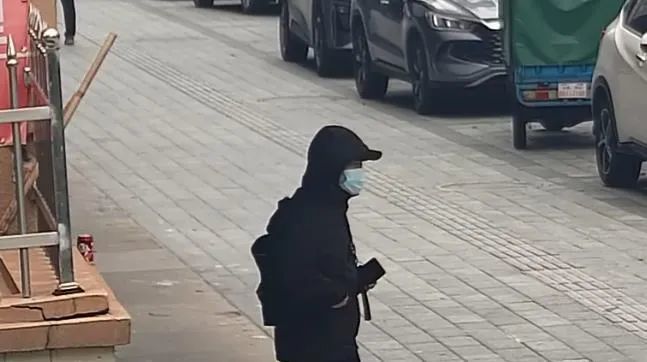 购买77克黄金，就这么白白送给陌生人？