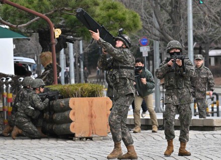 疯狂增重逃兵役，韩国男子被判刑