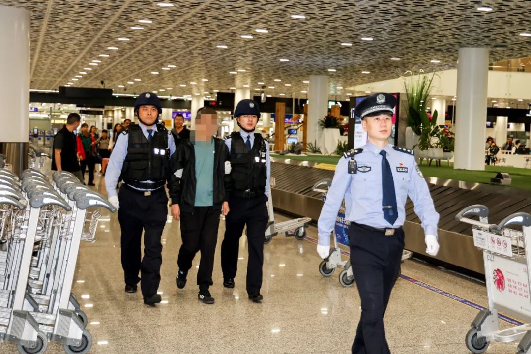 一名“红通”逃犯缉捕归案