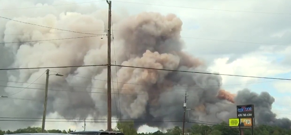 美国佐治亚州化工厂火灾调查报告：化学品分解产生有毒气体并引发火灾