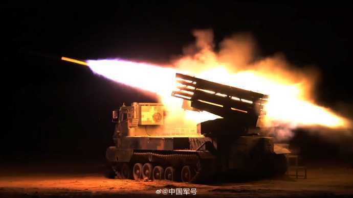 大片来袭!中部战区实弹训练高燃瞬间 大片来袭!中部战区实弹训练高燃瞬间