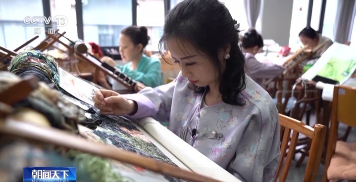 绣花生香绣虎传神 是哪种针法让湘绣栩栩如生？