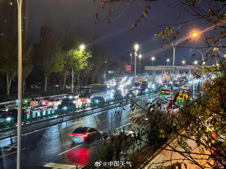 北京大风雨雪降温强势来袭