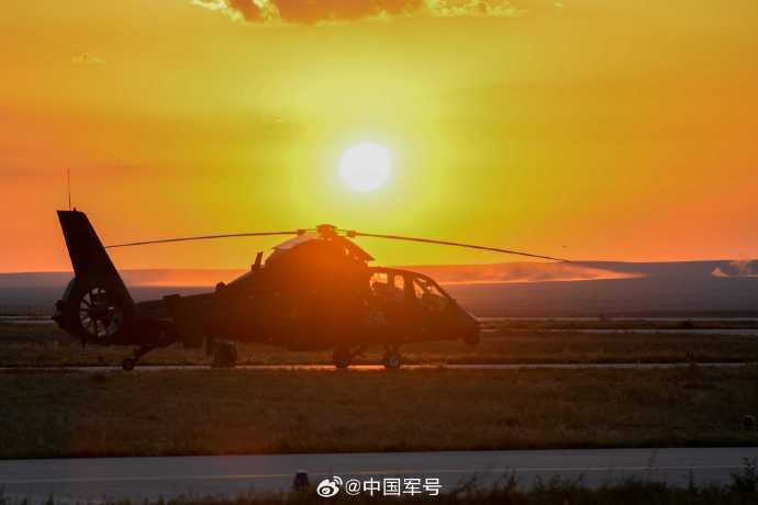 大片来袭!中部战区实弹训练高燃瞬间 大片来袭!中部战区实弹训练高燃瞬间