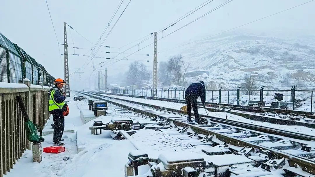 雪雪雪来了！网友：这样的场景堪比大片！