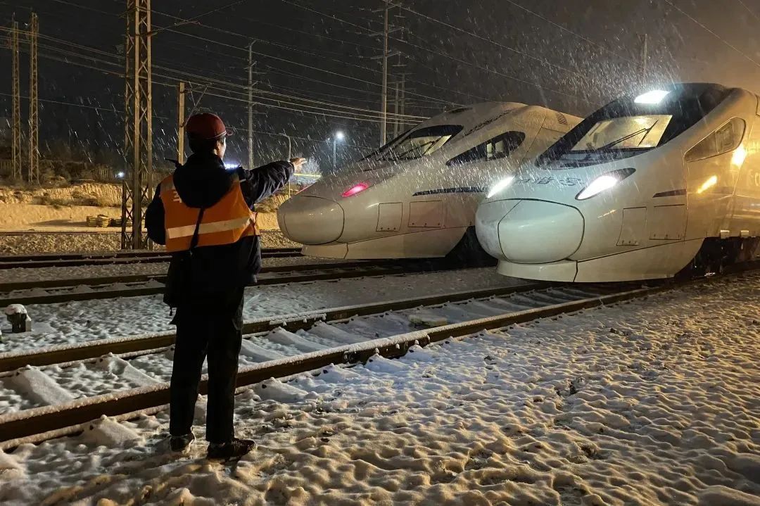 雪雪雪来了！网友：这样的场景堪比大片！