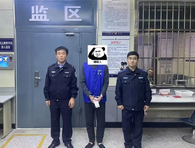 黑夜上演“围堵大战”,5分钟拦下30万! 黑夜上演“围堵大战”,5分钟拦下30万!