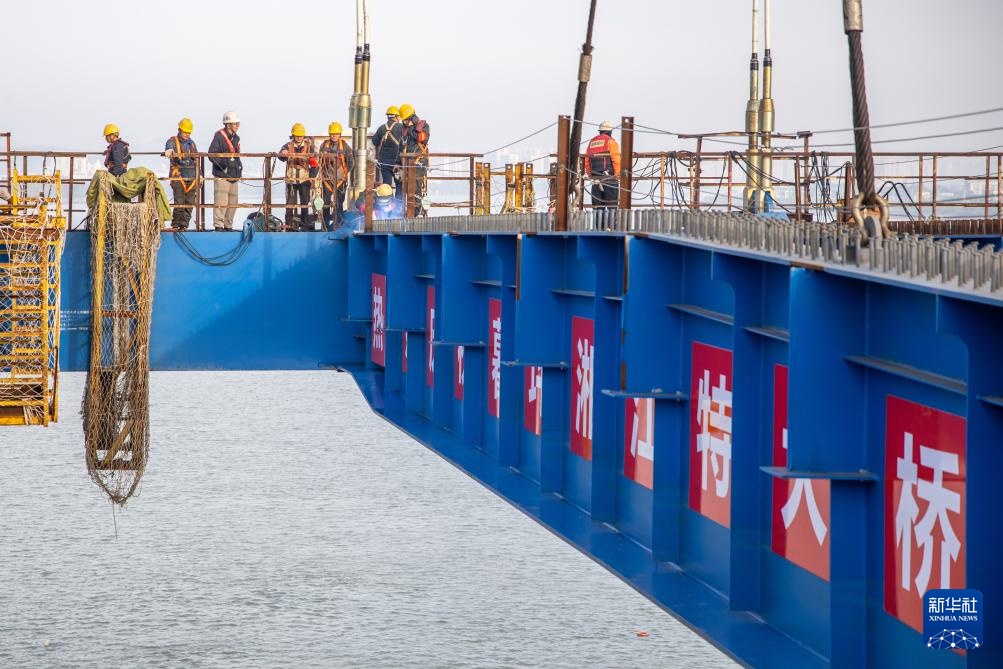 长沙暮坪湘江特大桥顺利合龙