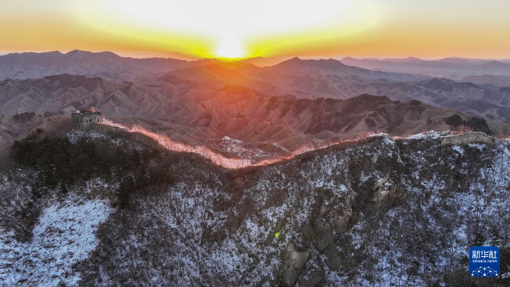 长城雪景如画