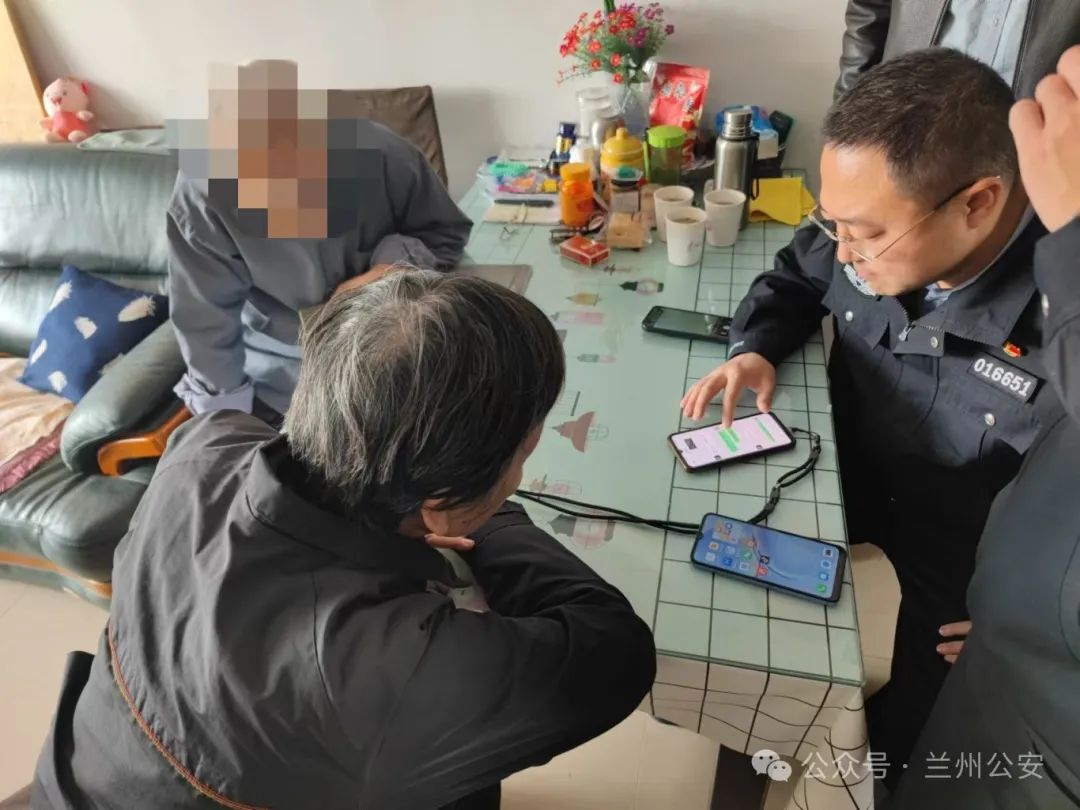 银行取款被拦截，真相竟是……网友：定期差点变“无期”