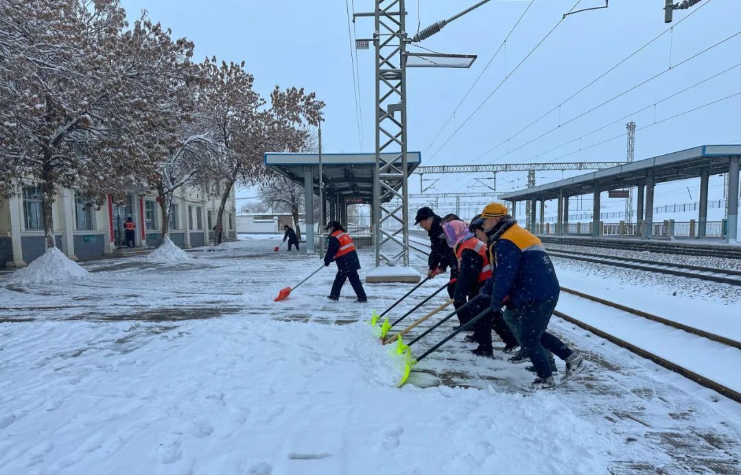 雪雪雪来了！网友：这样的场景堪比大片！