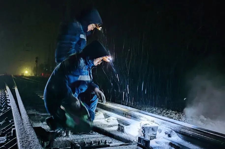 雪雪雪来了！网友：这样的场景堪比大片！
