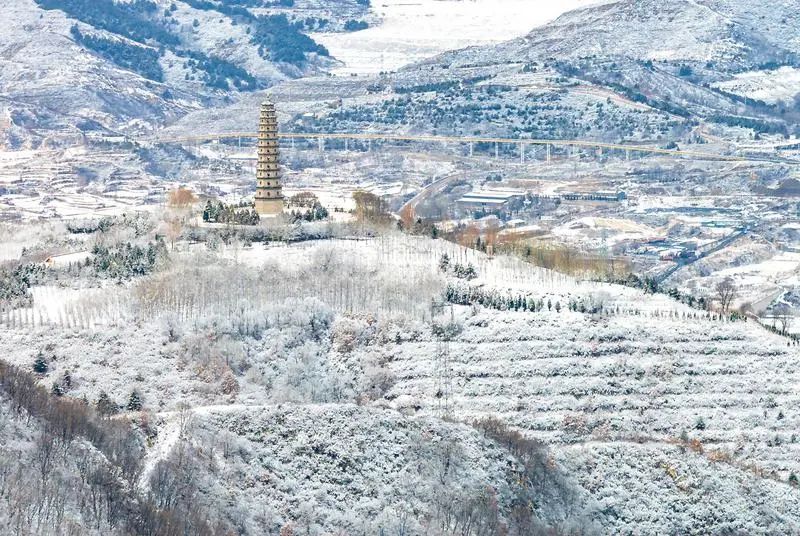 山西多地迎来今冬首场降雪 山西多地迎来今冬首场降雪