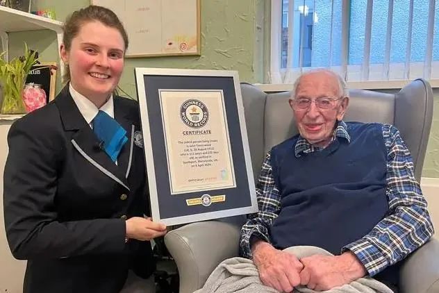 112岁世界最长寿男子去世:每周都吃炸鱼薯条,长寿秘诀2个字 112岁世界最长寿男子去世:每周都吃炸鱼薯条,长寿秘诀2个字