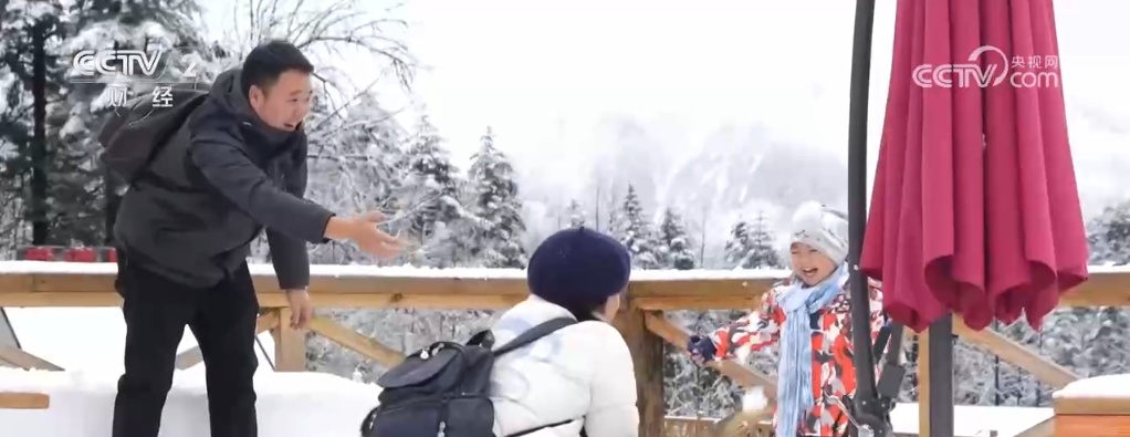 银装素裹引客来 各地冰雪美景助“冷”资源变“热”经济