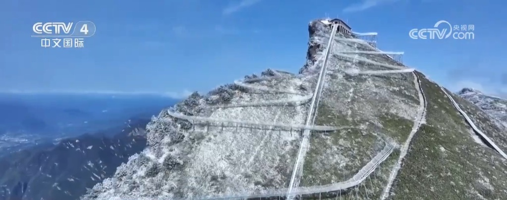 银装素裹引客来 各地冰雪美景助“冷”资源变“热”经济