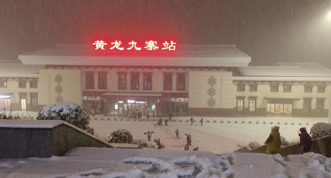 高铁也能等乘客!四川这地文旅“上大分”了 高铁也能等乘客!四川这地文旅“上大分”了