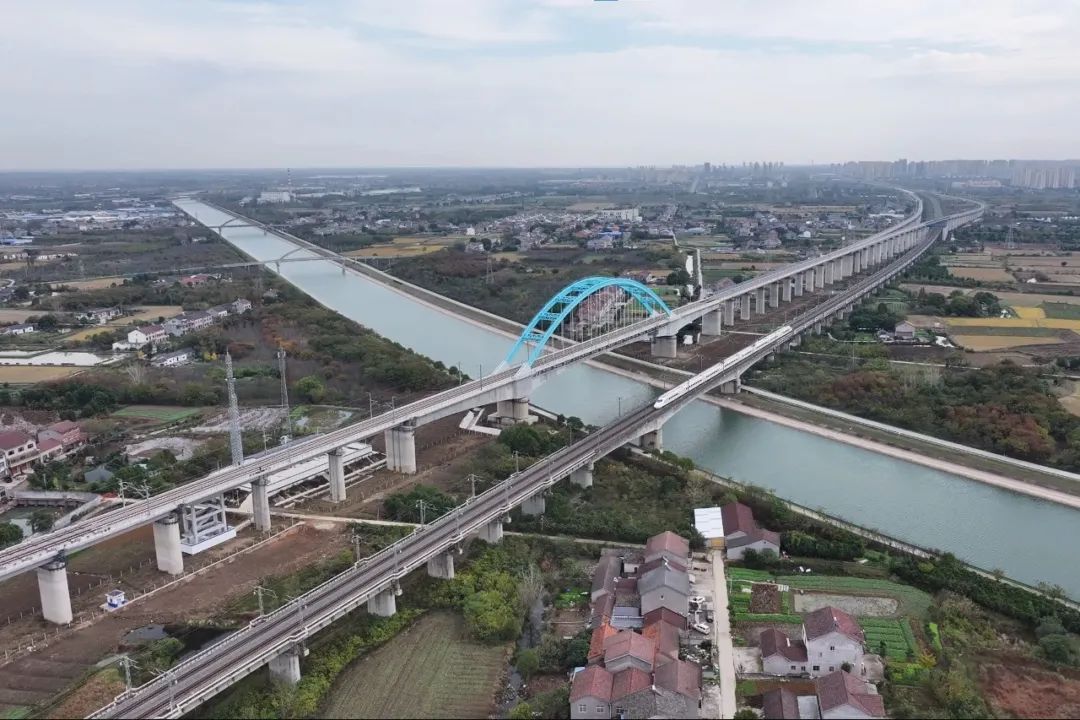 4小时→2小时!到武汉更快了 4小时→2小时!到武汉更快了