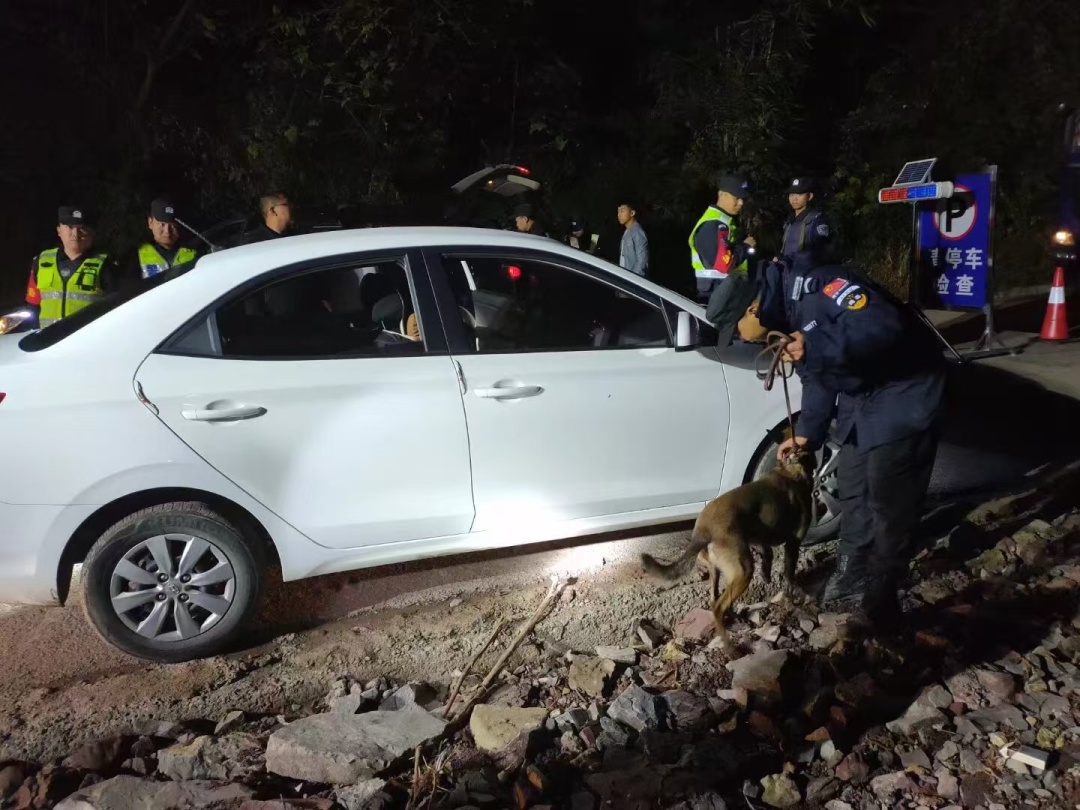 “刀锋”，一路走好！