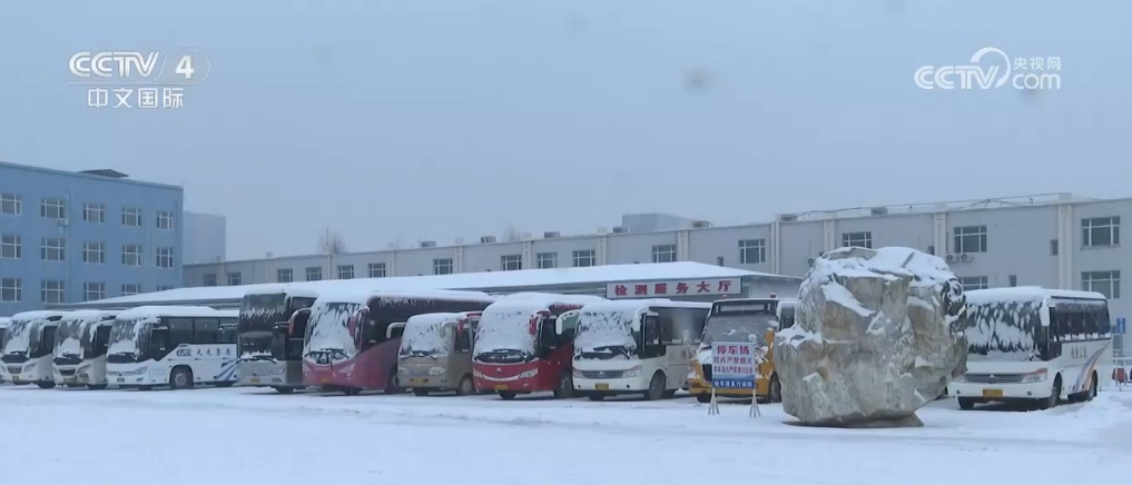 寒潮影响持续 多部门积极应对保畅通