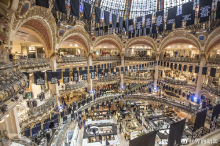 中国游客境外奢侈品消费意愿大跌 中国游客境外奢侈品消费意愿大跌