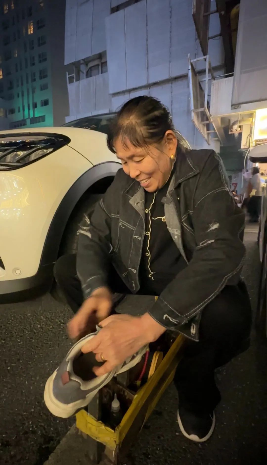 浙江大妈全网爆火！无数网友点赞：做到极致就是王者！