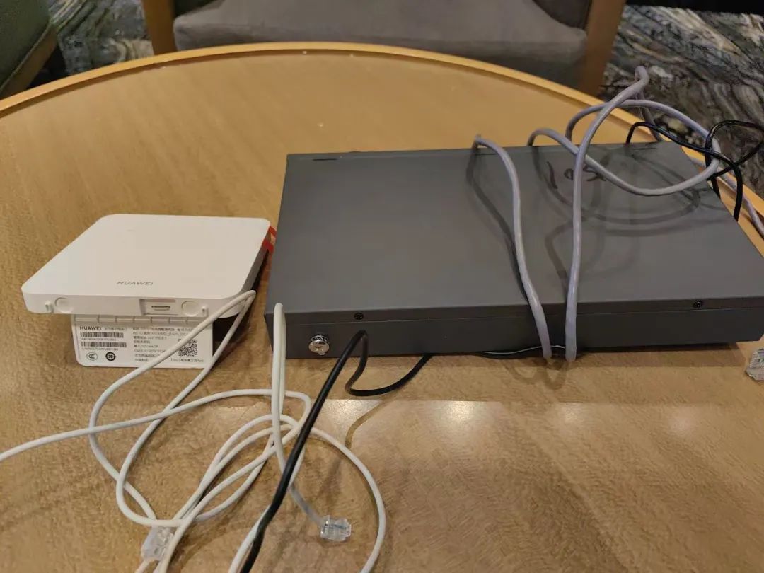 警方提醒：如果有人上门安装这个盒子，立马报警！