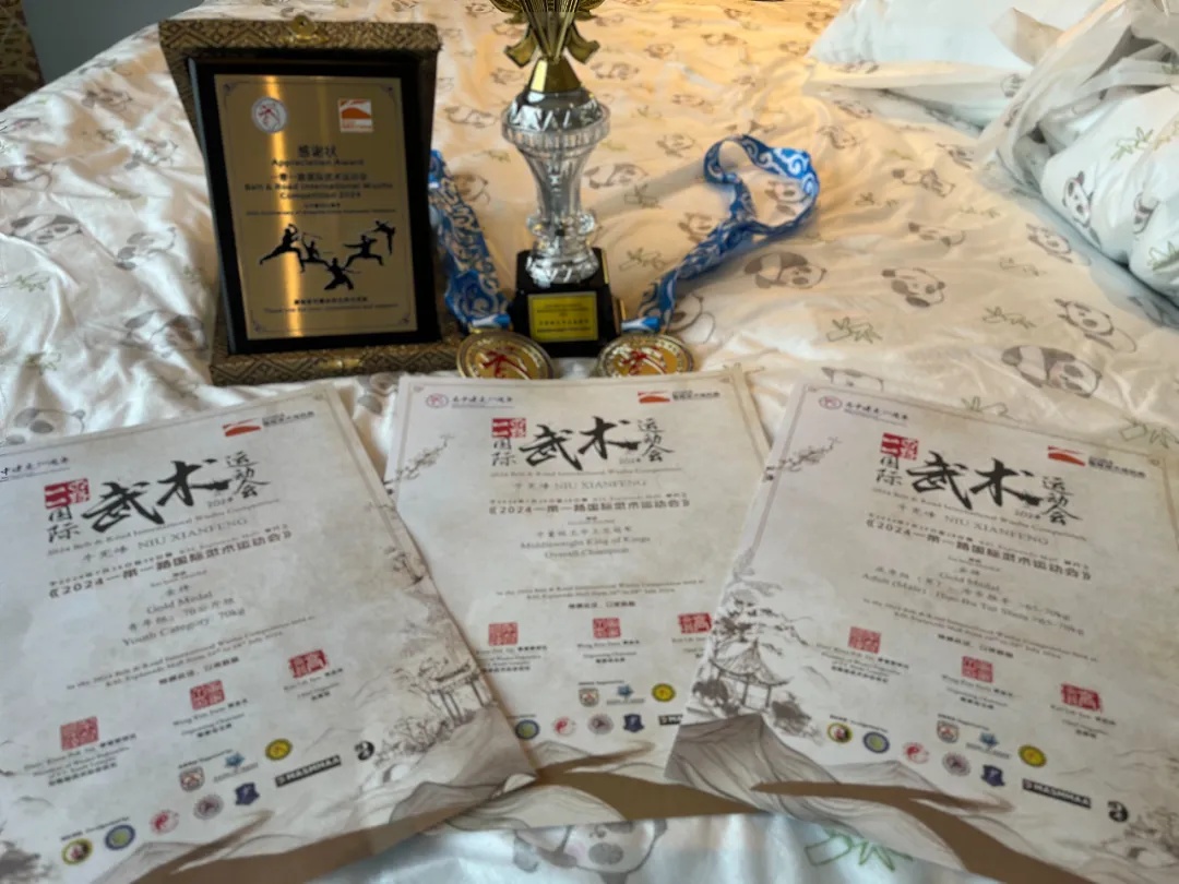 真牛！“00”后火车司机，还是个摔跤冠军！