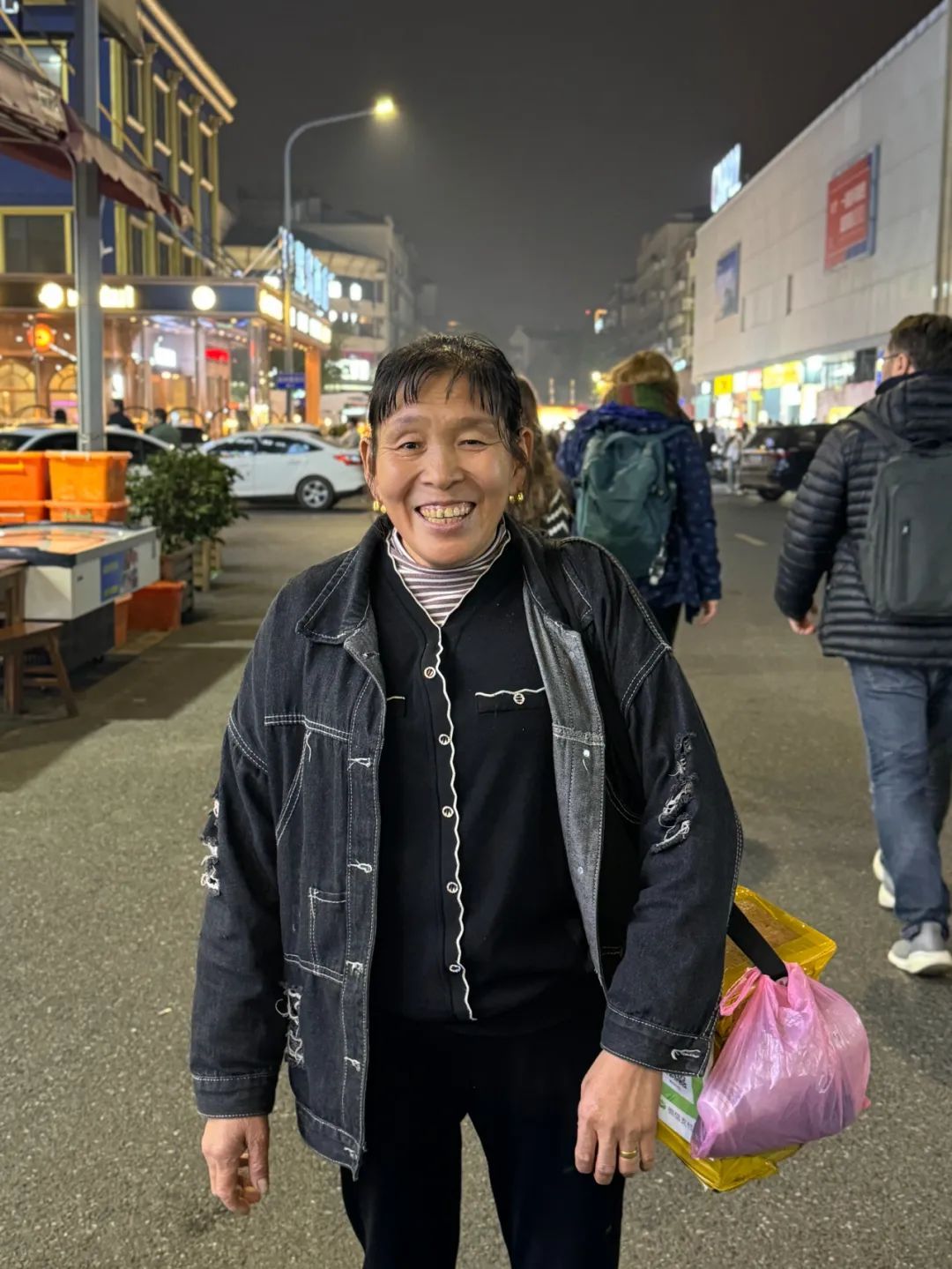 浙江大妈全网爆火！无数网友点赞：做到极致就是王者！