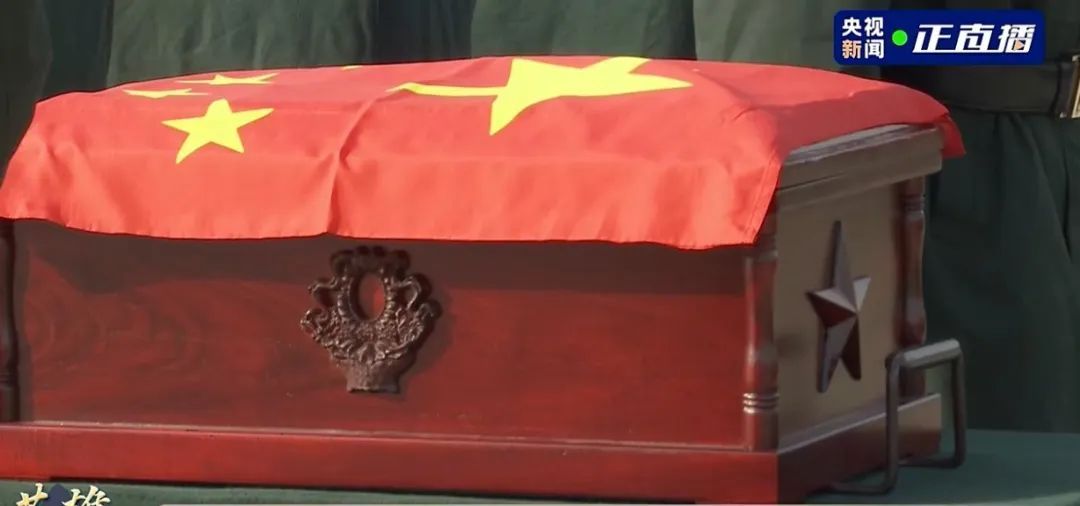 刚刚,到家!这段对话听哭了…… 刚刚,到家!这段对话听哭了……