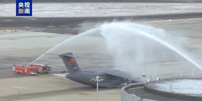 刚刚,到家!这段对话听哭了…… 刚刚,到家!这段对话听哭了……