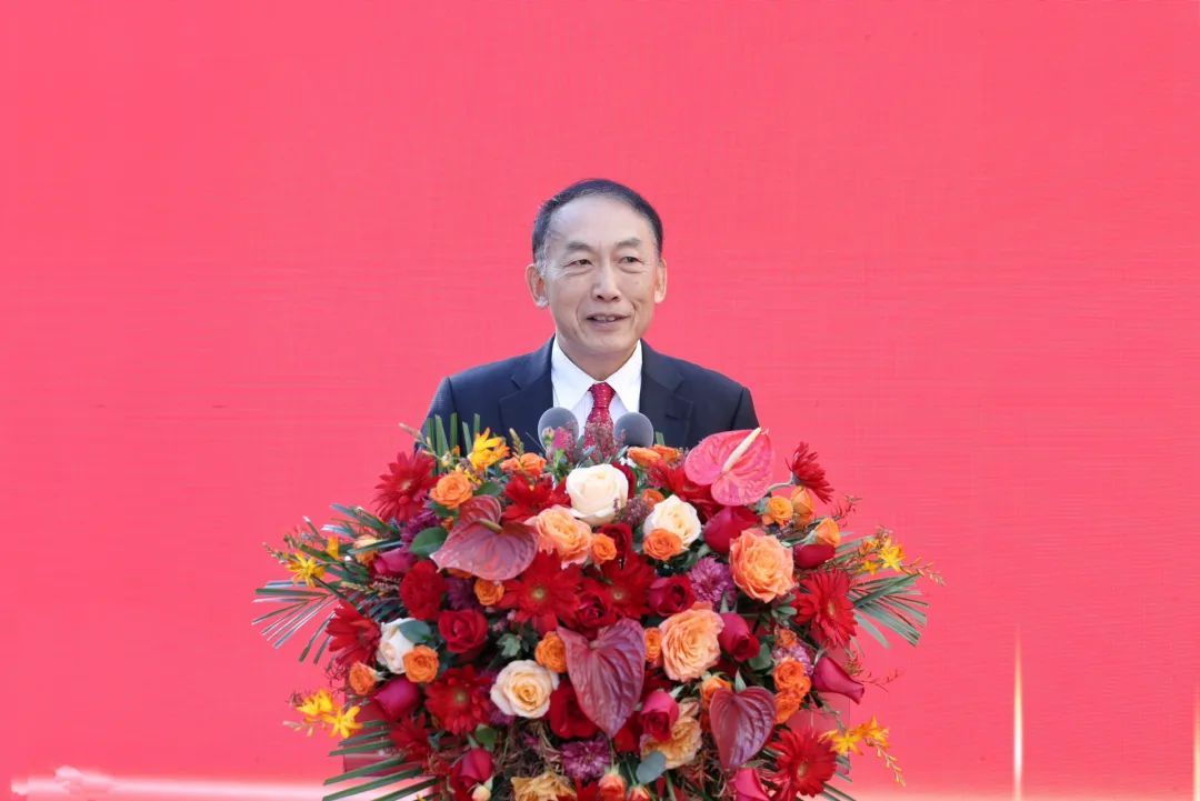 这对夫妻校友给武大捐了一栋楼,今天启用 这对夫妻校友给武大捐了一栋楼,今天启用