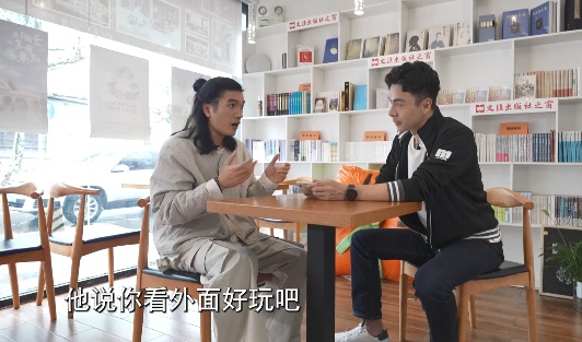 男子辞职后来沪，竟在街头干起了这事…不少人围观爆赞