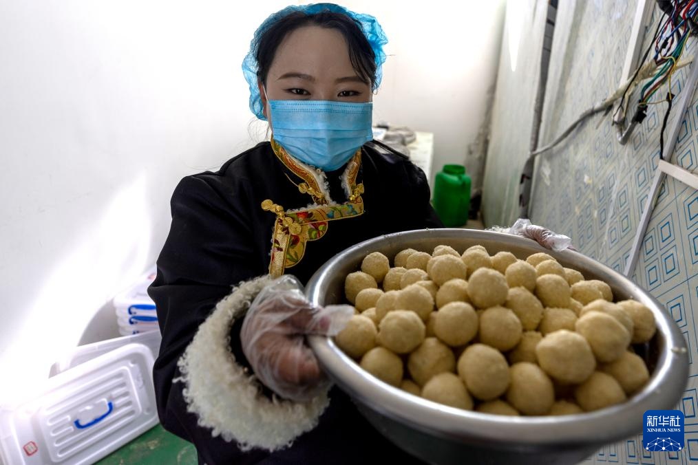 西藏那曲：牦牛奶产业助牧民增收就业