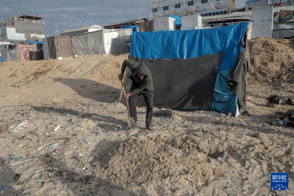 加沙地带：冬季海边帐篷里的苦难生活