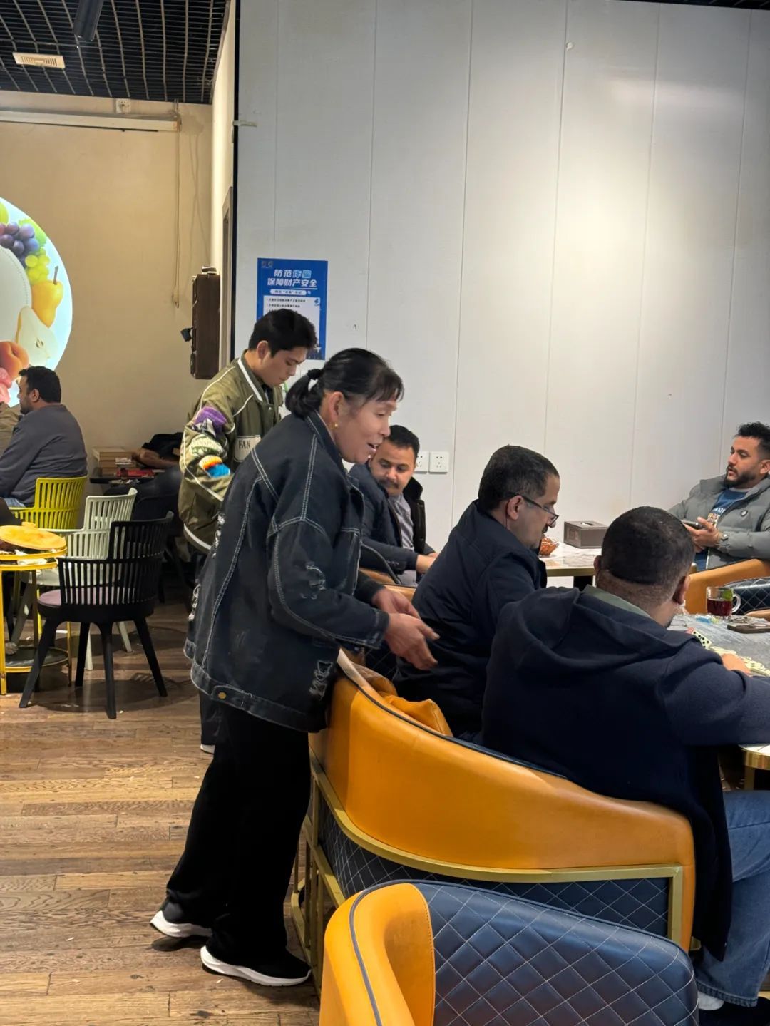 义乌大妈因这个本领火爆全网!上海曾是她的第一站... 义乌大妈因这个本领火爆全网!上海曾是她的第一站...