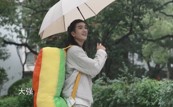 男子辞职后来沪，竟在街头干起了这事…不少人围观爆赞