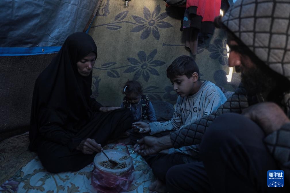 加沙地带：冬季海边帐篷里的苦难生活