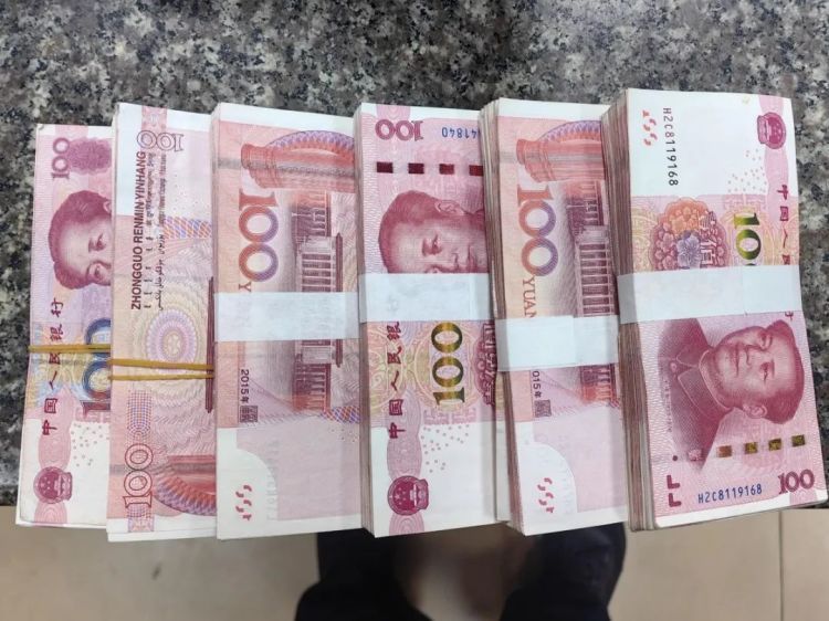 货拉拉司机接到“送玩具”订单,越想越觉得蹊跷! 货拉拉司机接到“送玩具”订单,越想越觉得蹊跷!