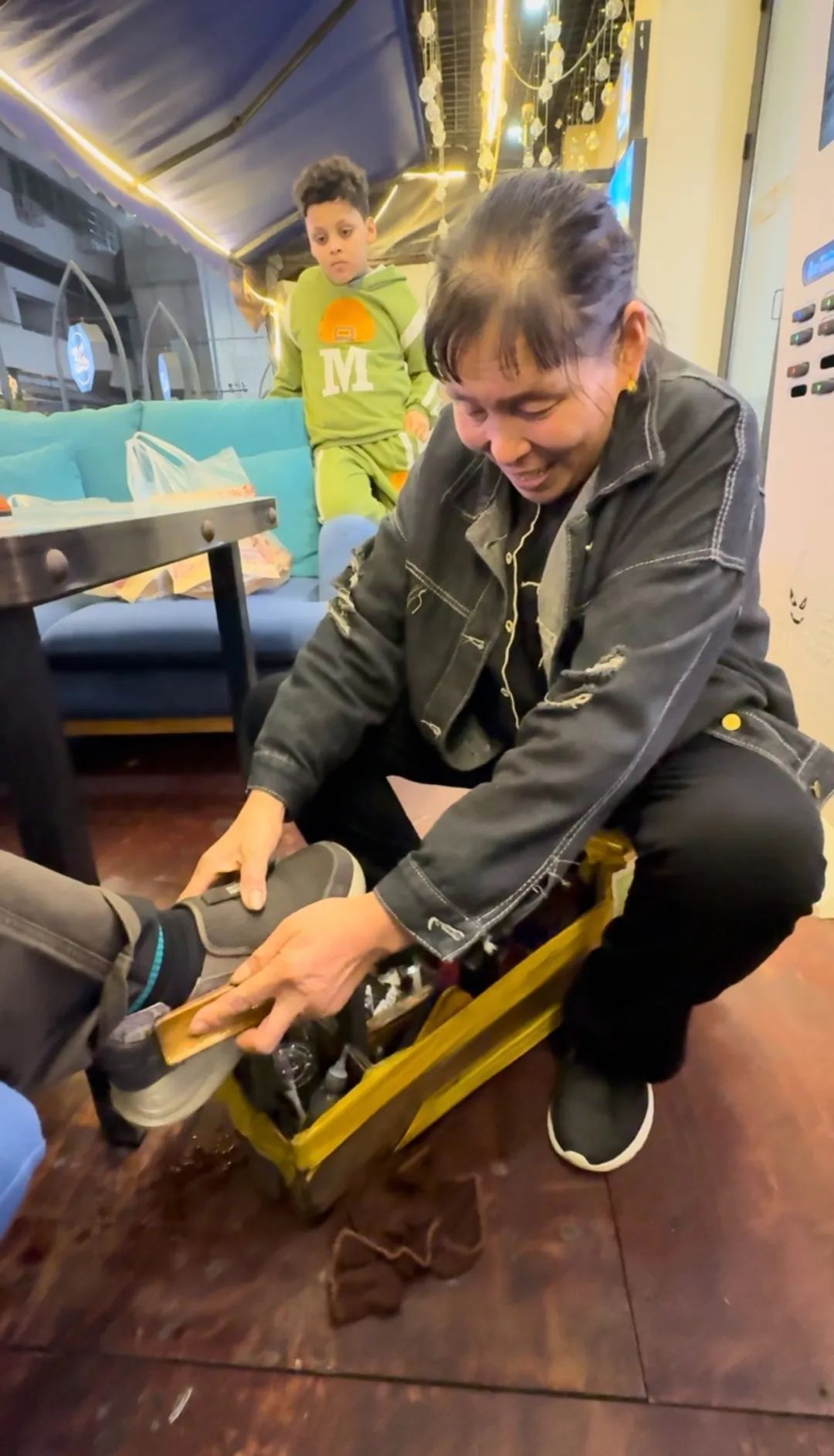 义乌大妈因这个本领火爆全网!上海曾是她的第一站... 义乌大妈因这个本领火爆全网!上海曾是她的第一站...