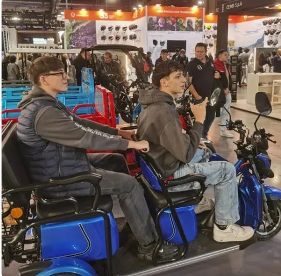 中国“三蹦子”走红海外，背后原因竟是……