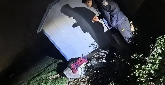 店里空调不制热,居然是空调外机被偷了!立即报警! 店里空调不制热,居然是空调外机被偷了!立即报警!