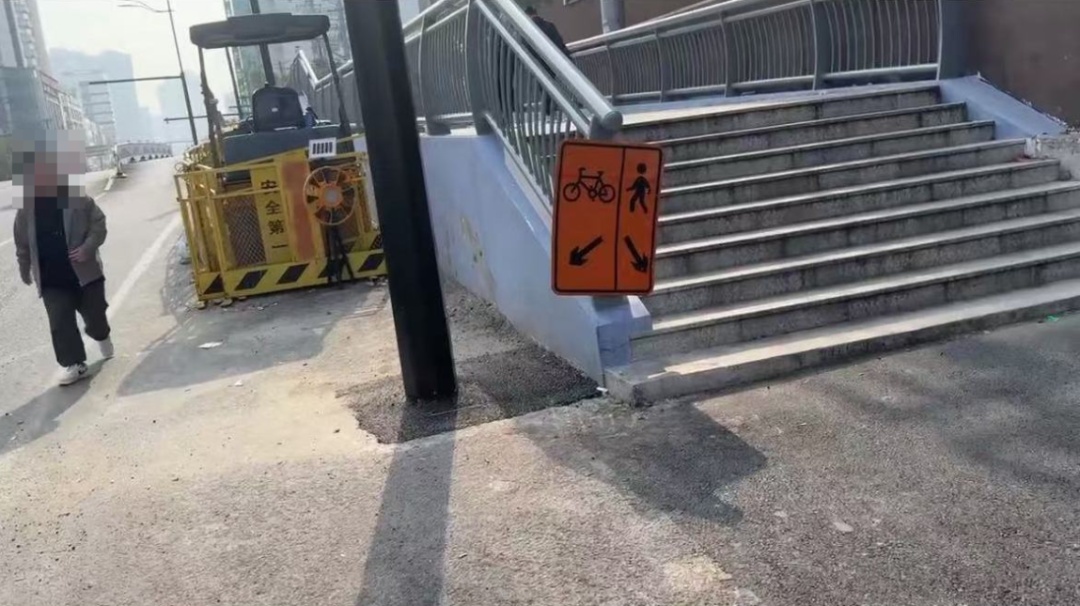 上海一桥梁改建后,通行没以前方便?市民急了,相关部门回应 上海一桥梁改建后,通行没以前方便?市民急了,相关部门回应