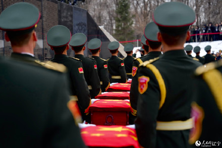 现场图!第十一批志愿军烈士遗骸安葬仪式 现场图!第十一批志愿军烈士遗骸安葬仪式