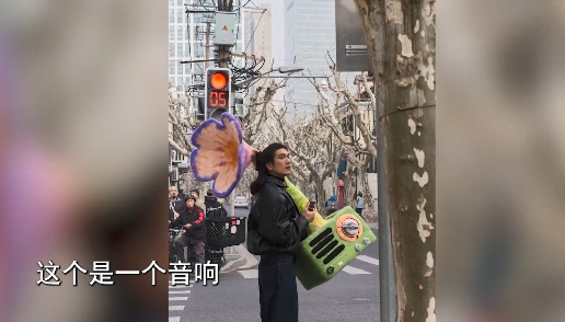 男子辞职后来沪，竟在街头干起了这事…不少人围观爆赞