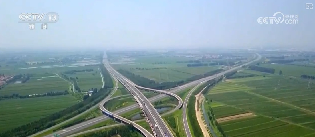 通村畅乡的公路网络越织越密 农民群众“走得好”、农村物流“运得畅” 通村畅乡的公路网络越织越密 农民群众“走得好”、农村物流“运得畅”