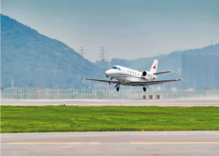 香港国际机场三跑道系统正式启用 香港国际机场三跑道系统正式启用